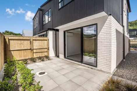 Photo of property in 8/27 Main Road, Wainuiomata, Lower Hutt, 5014