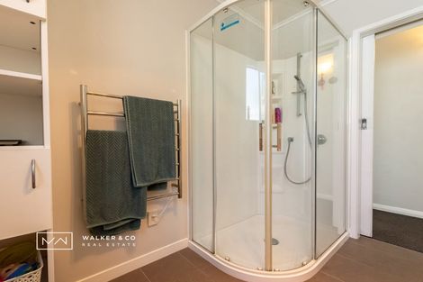 Photo of property in 5 Elmslie Road, Pinehaven, Upper Hutt, 5019