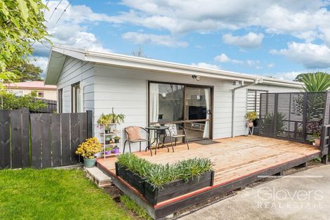 Photo of property in 1/98 Barrys Road, Glendene, Auckland, 0602