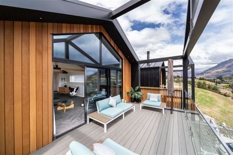 Photo of property in 7a Rannoch Drive, Jacks Point, Queenstown, 9371