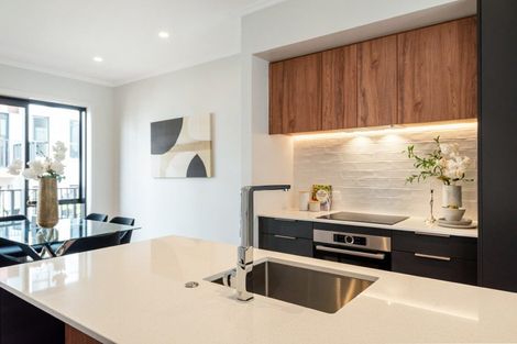 Photo of property in 4/35 Marine Parade, Hobsonville, Auckland, 0616