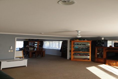 Photo of property in 2 Rata Avenue, Huntly, 3700