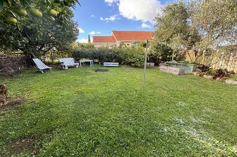 Photo of property in 1302 Dominion Road, Mount Roskill, Auckland, 1041