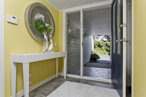 Photo of property in 8 Eucalyptus Place, Beach Haven, Auckland, 0626