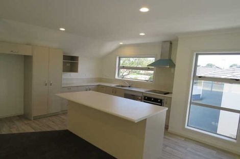 Photo of property in 4/50 Banbury Crescent, Fairfield, Hamilton, 3214