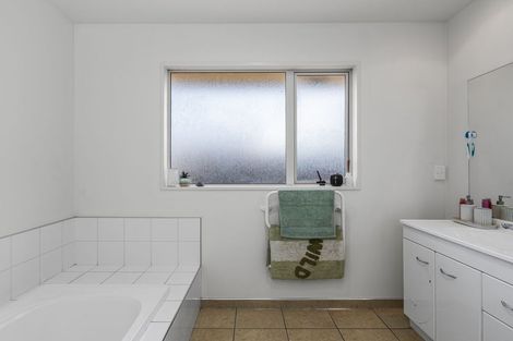 Photo of property in 4 Keats Place, Rolleston, 7614