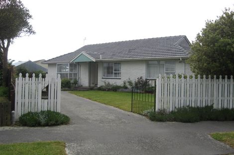 Photo of property in 11 Bulman Place, Casebrook, Christchurch, 8051