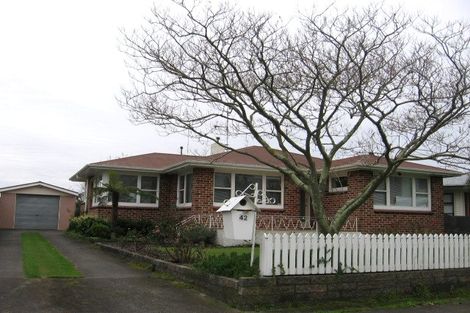 Photo of property in 42 Tararua Terrace, Cloverlea, Palmerston North, 4412