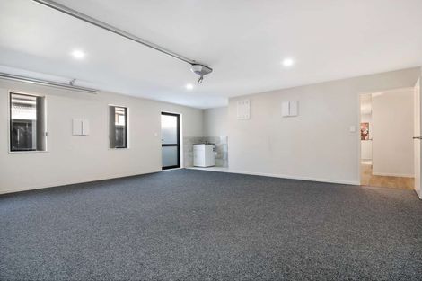 Photo of property in 8 Pakaraka Drive, Papakura, 2110