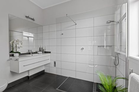 Photo of property in 9 Lakeside Drive, Orewa, 0931