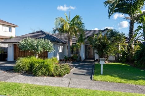 Photo of property in 35 John Brooke Crescent, East Tamaki Heights, Auckland, 2016