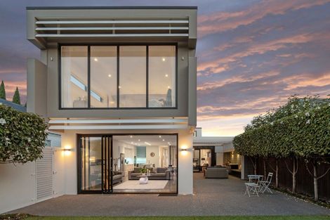 Photo of property in 48 Office Road, Merivale, Christchurch, 8014