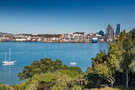 Photo of property in 31a Stanley Point Road, Stanley Point, Auckland, 0624