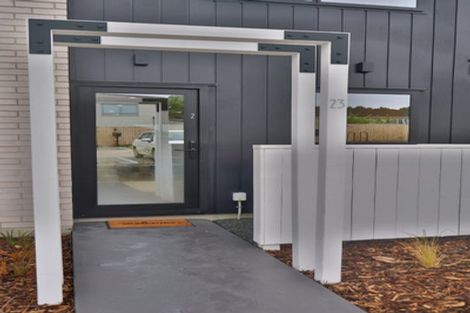 Photo of property in 2/23 Awaroa Road, Sunnyvale, Auckland, 0612