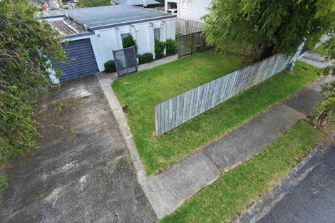 Photo of property in 1/74 La Trobe Street, Pakuranga Heights, Auckland, 2010