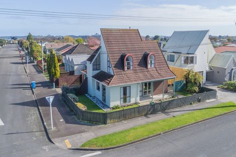 Photo of property in 37 Weraroa Road, Levin, 5510