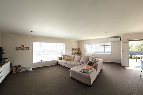 Photo of property in 93a Taylor Terrace, Tawa, Wellington, 5028
