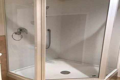 Photo of property in 2/22 School Road, Te Atatu South, Auckland, 0610