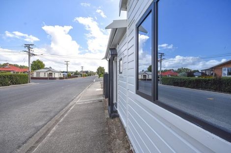 Photo of property in 4 Cross Street, Milton, 9220