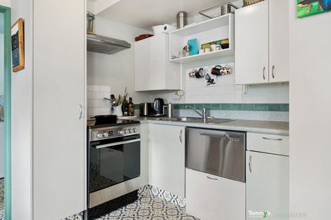 Photo of property in Palm Grove Apartments, 16/13b Palm Grove, Berhampore, Wellington, 6023