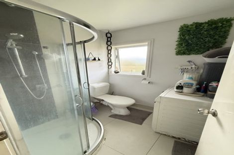 Photo of property in 20 Alma Street, Te Atatu South, Auckland, 0610