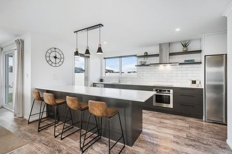 Photo of property in 18 Maturiki Drive, One Tree Point, 0118