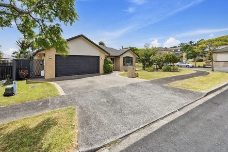 Photo of property in 23 Delmont Close, East Tamaki Heights, Auckland, 2016
