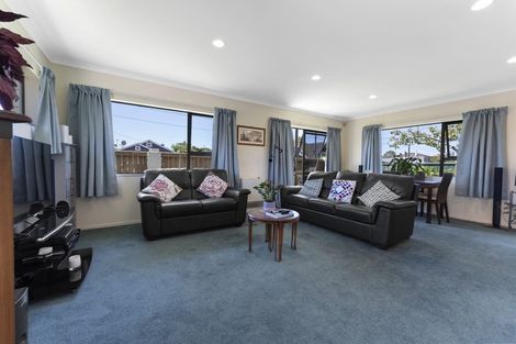 Photo of property in 79 Barrett Street, Westown, New Plymouth, 4310