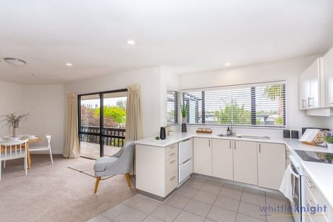 Photo of property in 2 Centaurus Road, Cashmere, Christchurch, 8022