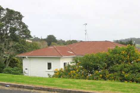 Photo of property in 30 Moffat Road, Red Beach, 0932