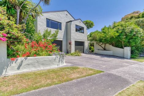Photo of property in 2 Ritchie Place, Havelock North, 4130