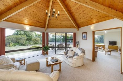 Photo of property in 515 Roberts Line, Kelvin Grove, Palmerston North, 4470