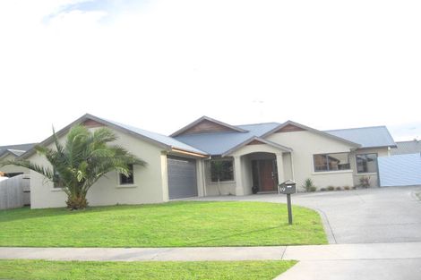 Photo of property in 19 Cranbrook Place, Rototuna North, Hamilton, 3210