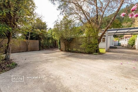 Photo of property in 5 Elmslie Road, Pinehaven, Upper Hutt, 5019