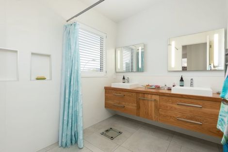 Photo of property in 24a Sunbrae Grove, Mount Maunganui, 3116