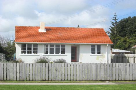 Photo of property in 38 Richmond Street, Waitara, 4320