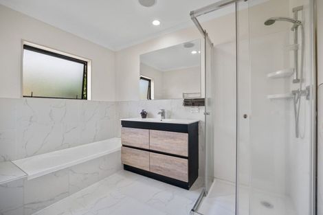 Photo of property in 14 Meadowviews Drive, Welcome Bay, Tauranga, 3112