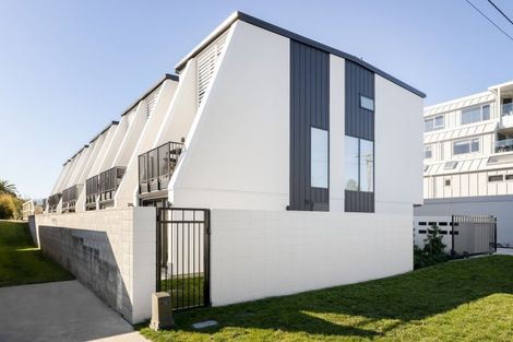 Photo of property in 3/17 Victoria Road, Mount Maunganui, 3116