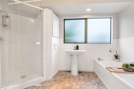 Photo of property in 6a Reynolds Road, Pukekohe, 2120