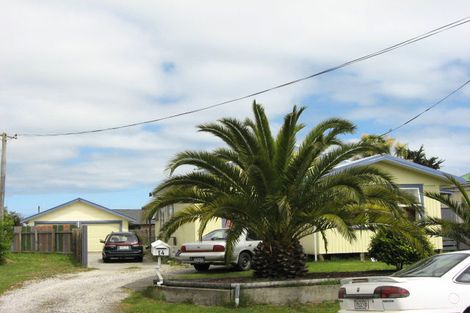 Photo of property in 14 Peel Street, Westport, 7825