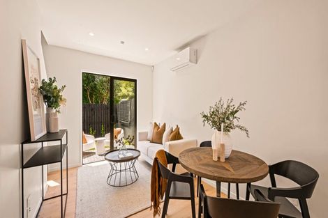 Photo of property in 5/721 Te Atatu Road, Te Atatu Peninsula, Auckland, 0610