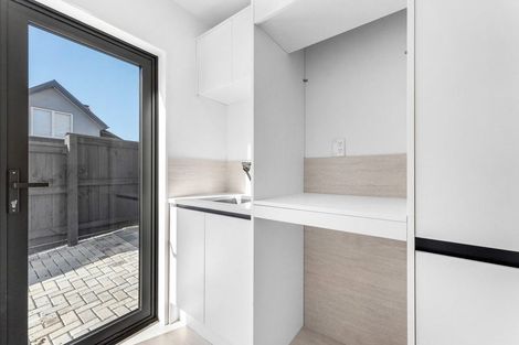 Photo of property in 2/19 Rodney Road, Northcote Point, Auckland, 0627