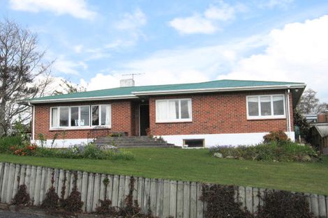 Photo of property in 3 Vista Place, Kawaha Point, Rotorua, 3010