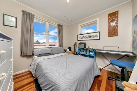 Photo of property in 27 Wharf Road, Te Atatu Peninsula, Auckland, 0610