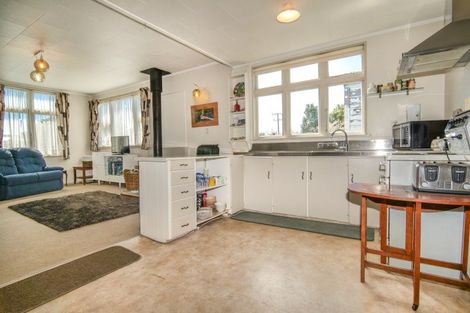 Photo of property in 3 Greenfield Street, Hector, 7822