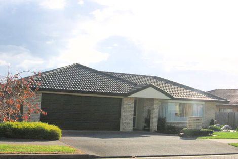 Photo of property in 19 Newinn Crescent, East Tamaki Heights, Auckland, 2016