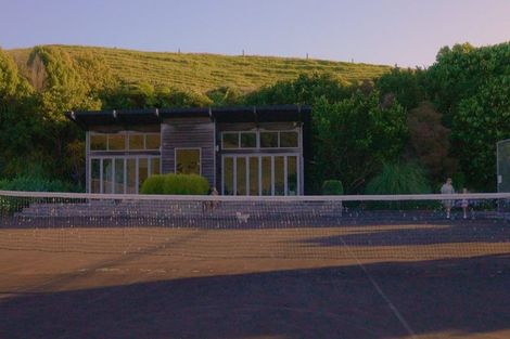 Photo of property in Tapuae, 26 Washer Road, Omata, New Plymouth, 4374