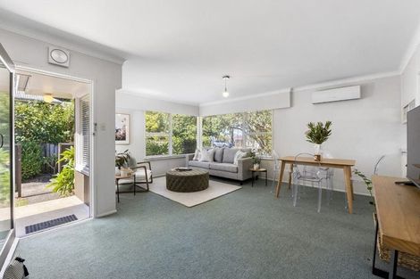 Photo of property in 1/153 Shakespeare Road, Milford, Auckland, 0620