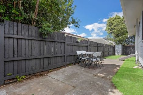 Photo of property in 2/17 Kent Road, Manurewa, Auckland, 2102