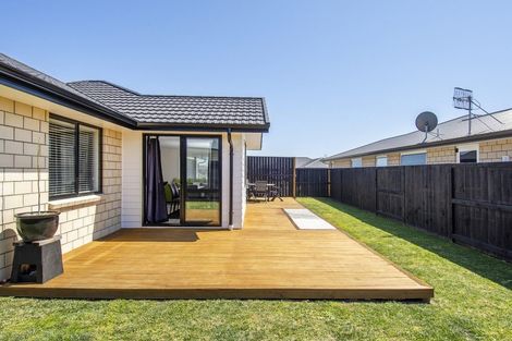 Photo of property in 2 Kotiate Street, Papamoa Beach, Papamoa, 3118